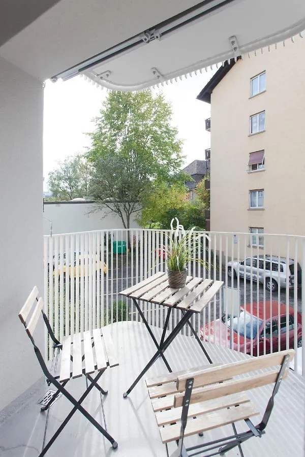 Hitrental Kreuzplatz Apartments Schweiz